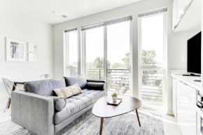 H Street 2br w wd nr bus stops restaurants WDC-761